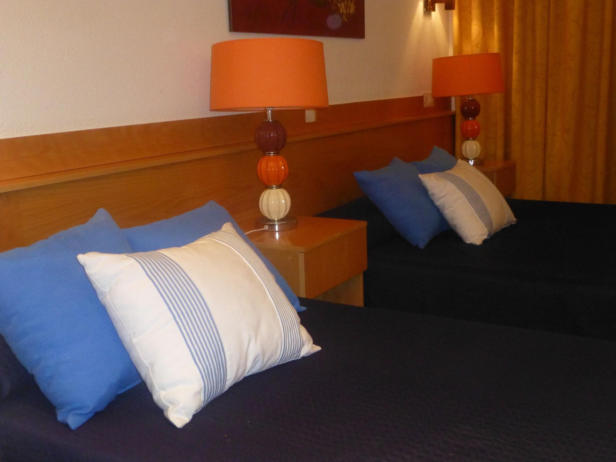 Hostal El Val Alcalá de Henares Exteriér fotografie